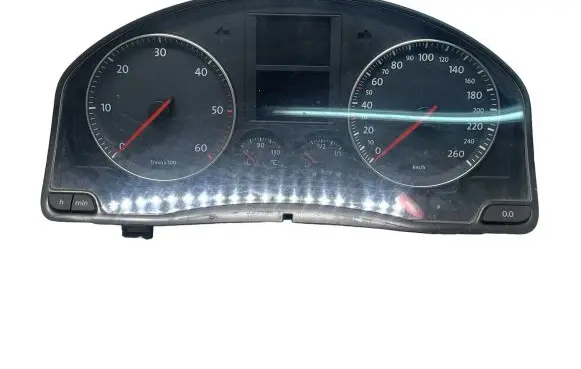 Volkswagen Golf Plus Speedometer (instrument cluster) 1K0920862B V000400 VWZ7Z70E2228539