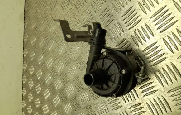 Mercedes-Benz EQC Webasto circulation pump for autonomous heater A0005002666