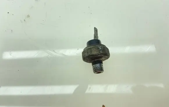 Subaru Forester SF Oil pressure sensor 25240KA041 25240KA 25240