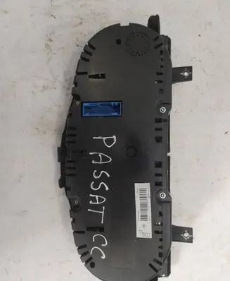 Volkswagen PASSAT CC Speedometer (instrument cluster) 3C8920870F 000585