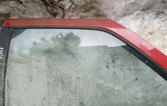 Citroen Xantia Rear door window glass 