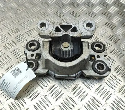 Land Rover Discovery Sport Engine mount bracket EJ327M121AD