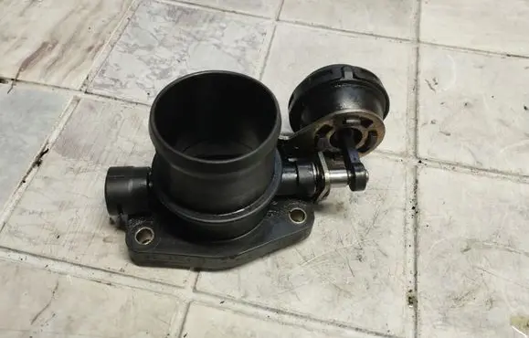 Mitsubishi Space Star Throttle valve