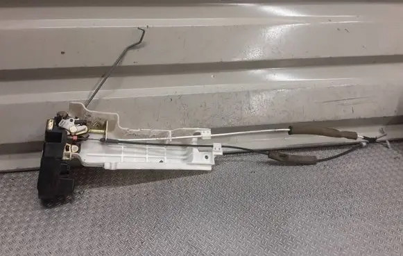 Chrysler Pacifica Rear door lock 