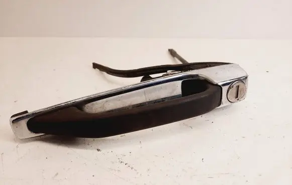 Mercedes-Benz W123 Front door exterior handle