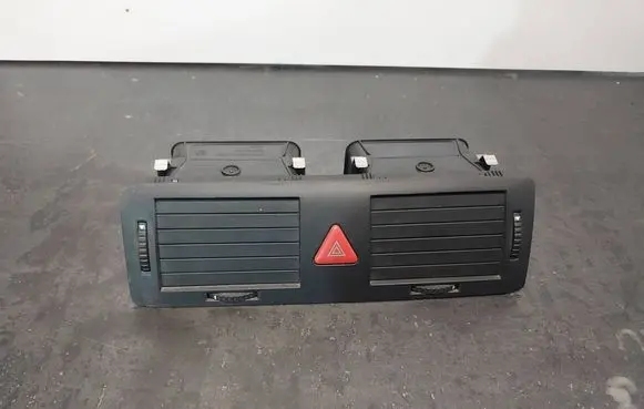 Skoda Fabia Mk1 (6Y) Dash center air vent grill 6Y0820951
