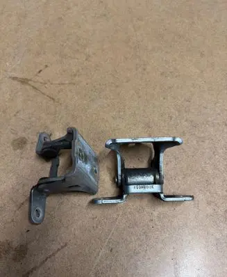 Opel Meriva B Rear door lower hinge 