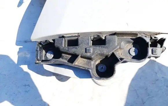 Dacia Sandero Front bumper mounting bracket 