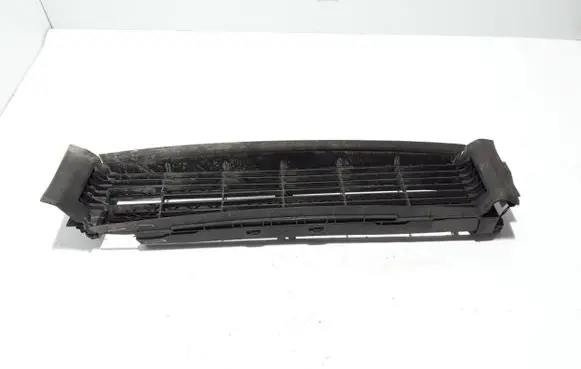 Renault Megane E-Tech Intercooler air guide/duct channel 214F63812R