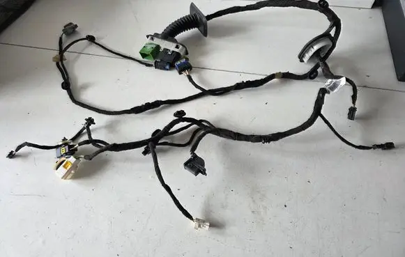 Opel Grandland X Front door wiring loom 9827557880