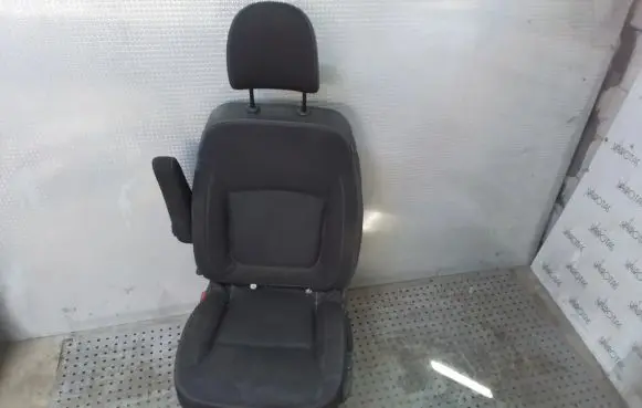Renault Trafic III (X82) Front driver seat 