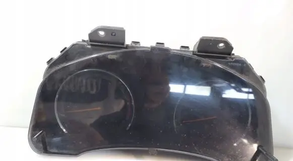 Toyota Avensis T270 Clock 