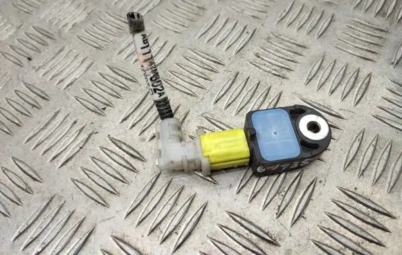 Toyota RAV 4 (XA40) Airbag deployment crash/impact sensor 8917312180