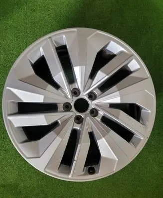 R20 alloy rim