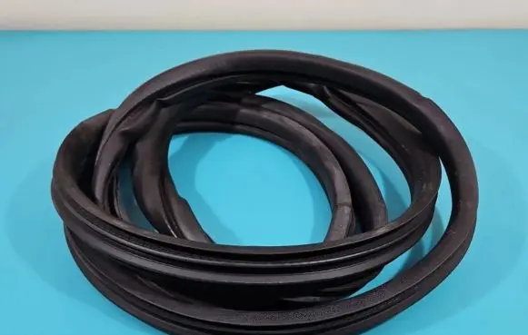 Opel Combo D Front door rubber seal IMPRK1392190