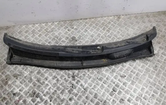 Toyota Prius (XW20) Wiper trim 5570947070