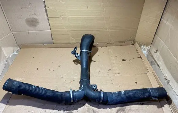 Maserati Ghibli Engine coolant pipe/hose H23420 24552