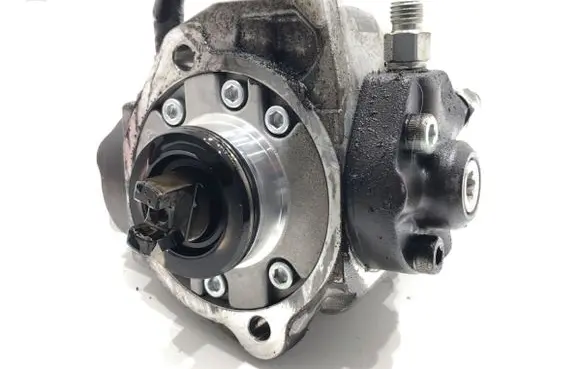 Mazda CX-7 Fuel injection high pressure pump R2AA13800