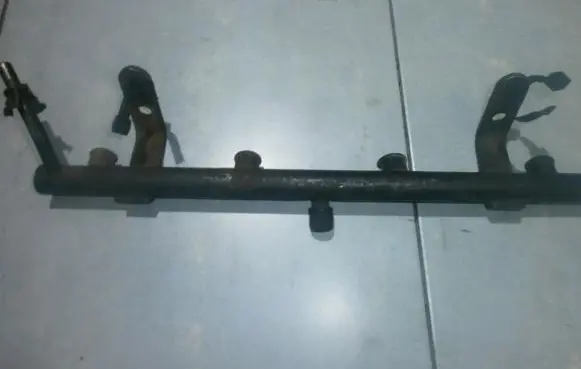 Chrysler Neon I Fuel main line pipe