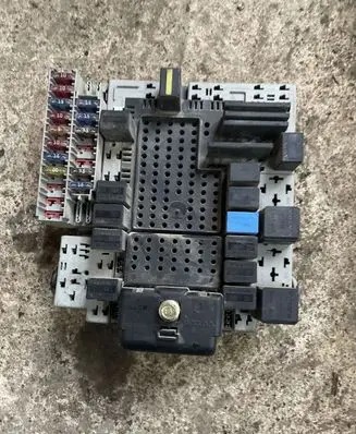 Volvo V70 Fuse module