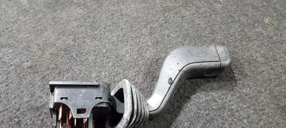 Opel Astra F Wiper control stalk 90124931