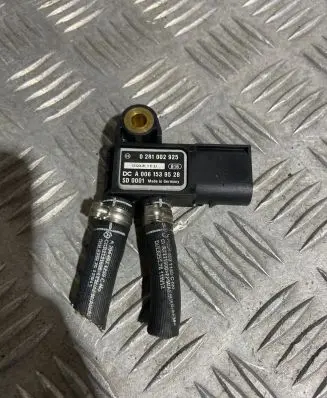 Mercedes-Benz E W211 Air pressure sensor a0061539528
