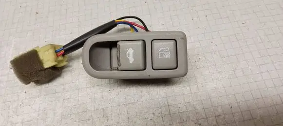 Hyundai Sonata Tailgate opening switch 935553K000