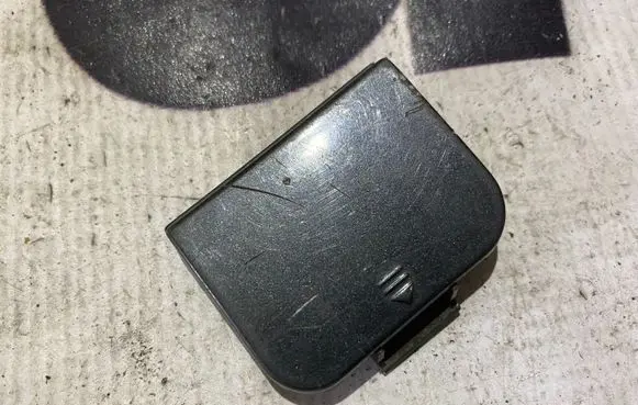 Mercedes-Benz E W210 Front tow hook cap/cover a2108850026 2108850026