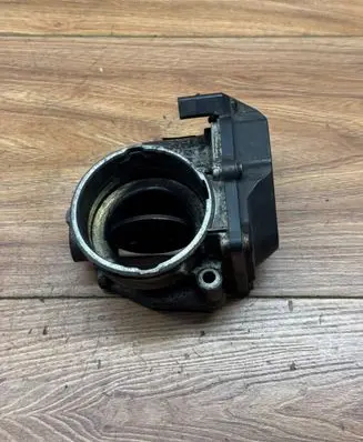 Volkswagen Caddy Throttle valve 03G128063M 304091510