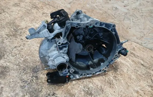Peugeot 2008 II Manual 6 speed gearbox 9811243810
