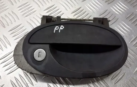 Opel Corsa C Front door exterior handle/bracket 