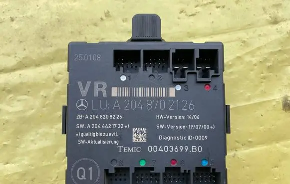 Mercedes-Benz C W204 Door control unit/module A2044421732 A2048702126 A2048208226