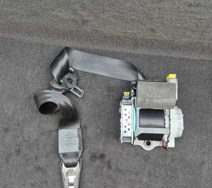 Audi A4 Allroad Front seatbelt 8K1857705AK 8K1857705AKV04