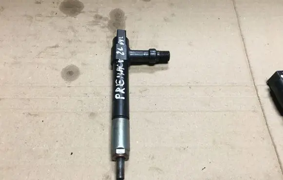 Mazda Premacy Fuel injector 7390