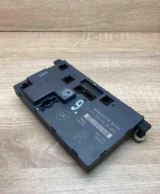 Mercedes-Benz E W211 Door control unit/module 2118701226 00401702 RIGHTSIDE