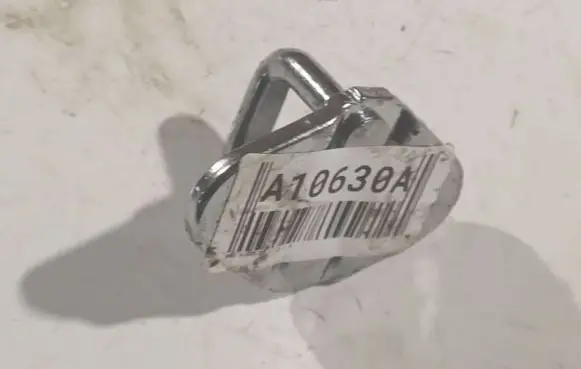 BMW 3 E46 Front door lock loop/hook striker 