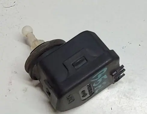 Volkswagen PASSAT B5.5 Headlight level adjustment motor 1J0941295C