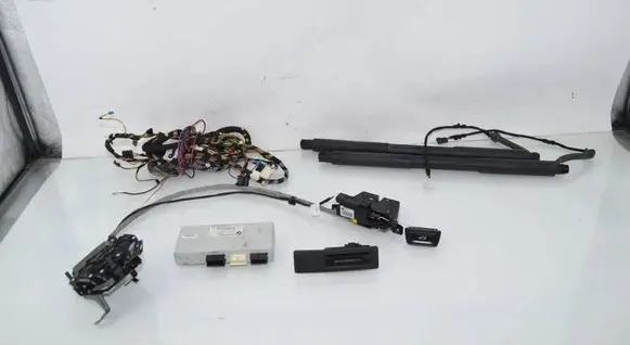 BMW 3 F30 F35 F31 Tailgate hydraulic set 7388490 61357388490 7412610