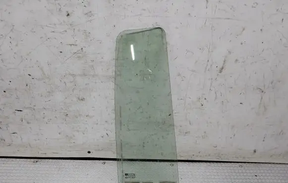Opel Zafira A Rear vent window glass 