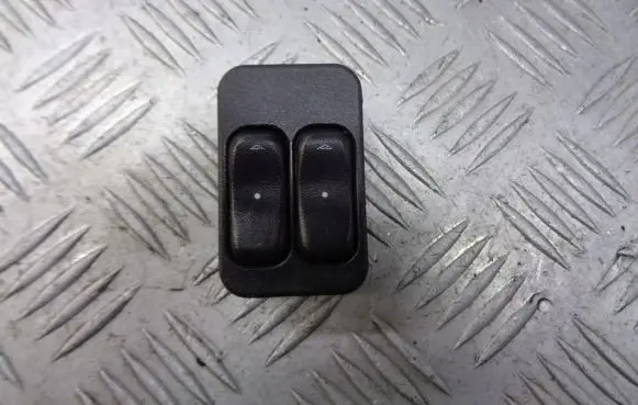 Opel Corsa C Front door window switch trim 