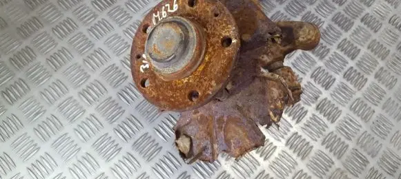 Mazda 626 Rear wheel hub