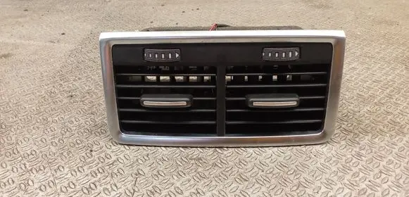 Audi Q7 4L Rear air vent grill 4L0819203