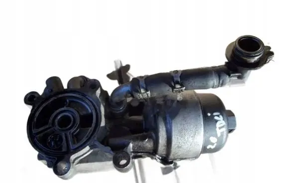 Volvo V50 Oil filter mounting bracket