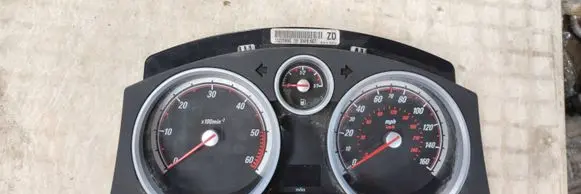 Opel Zafira B Speedometer (instrument cluster) 13225968 SW6607