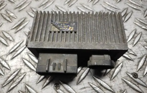 Renault Clio II Glow plug pre-heat relay 7700111525