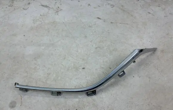 Mazda 3 II Front bumper upper radiator grill BJS7-507K1