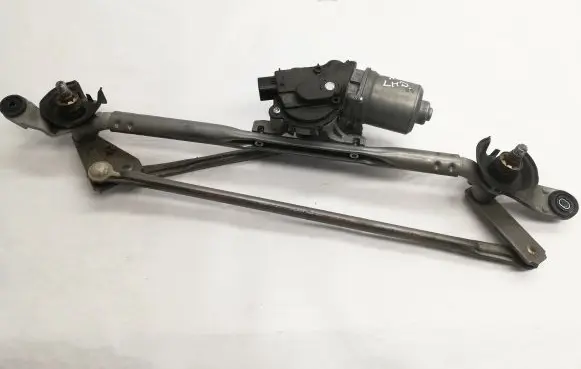 Mazda CX-5 Front wiper linkage and motor KD5367340D