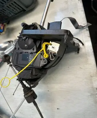Opel Zafira B Gear shifter/selector 13142071