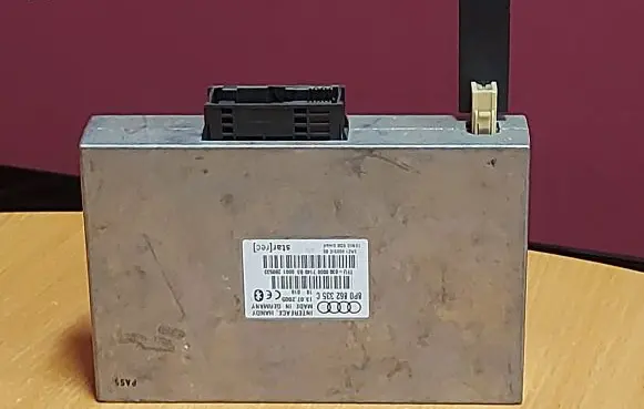 Audi A4 S4 B7 8E 8H Bluetooth control unit module 8P0862335C
