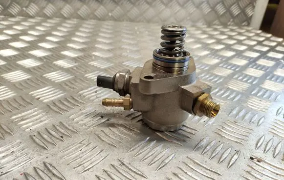 Fuel injection high pressure pump